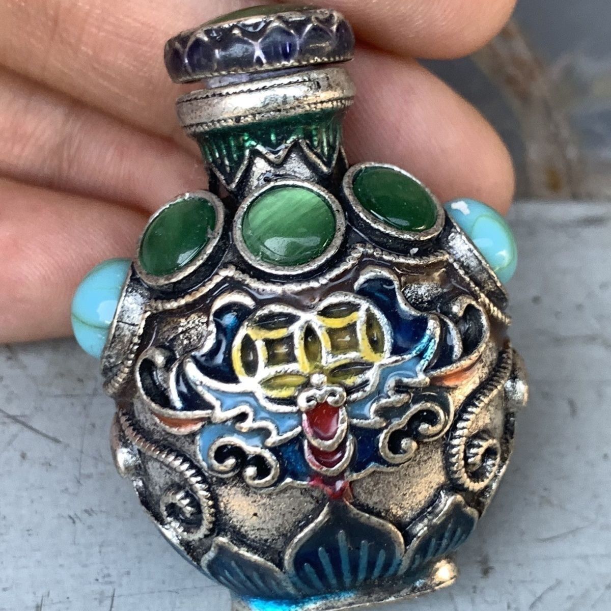 Frasco de Snuff Vintage Cloiso - Vintage Collectible Bottles avaliação e preço