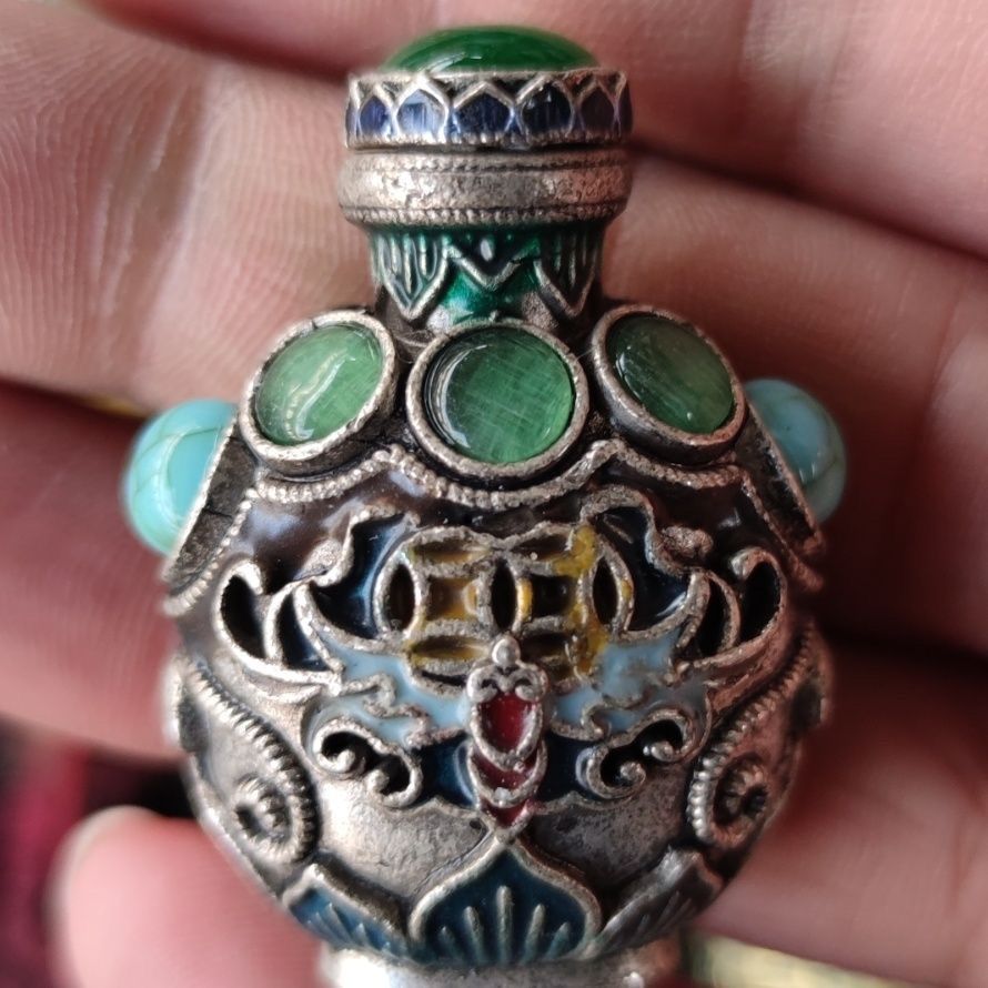 Frasco de Snuff Vintage Cloiso - Vintage Collectible Bottles avaliação e preço